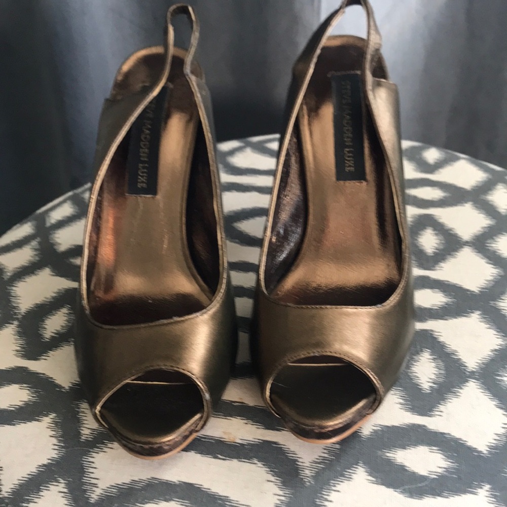 Steve Madden Luxe open toe heals.